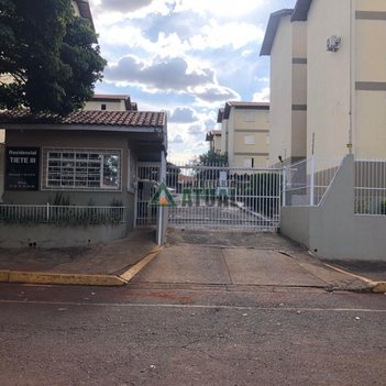 apartment em Rua Itajaí, Tietê - Londrina - PR