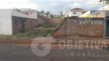 land_lot em Rua dos Cravos, Cidade Jardim - Uberlândia - MG