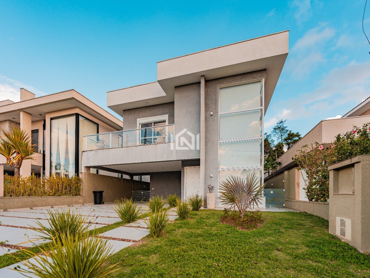 casa a venda no condominio reserva santa paula Fachada