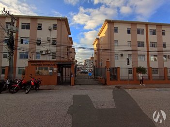 apartment em Rua Gerôncio Thives, Barreiros - São José - SC