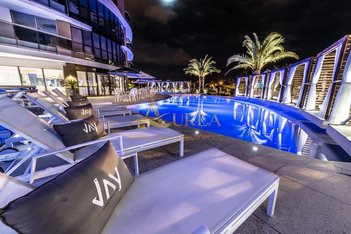 apartment em Avenida dos Búzios, Jurerê Internacional - Florianópolis - SC