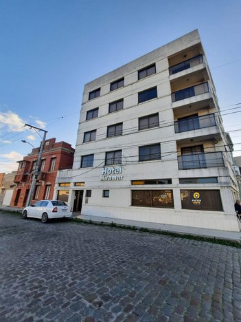 house em Avenida Silva Paes, Centro - Rio Grande - RS