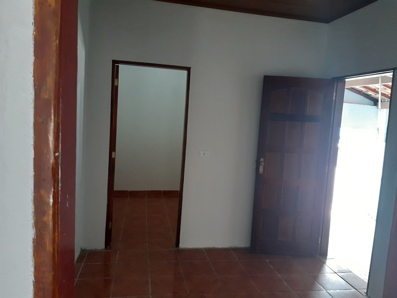 CASA T�RREA PARA ALUGAR EM SANTANA