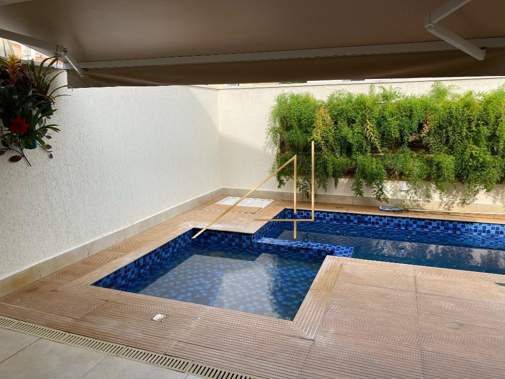 915c0a1b-6fc0-4dd4-ae41-2e518f09cec6