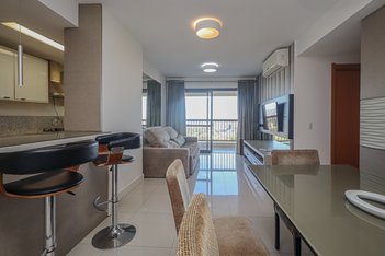 apartment em Avenida Luiz Manoel Gonzaga, Três Figueiras - Porto Alegre - RS