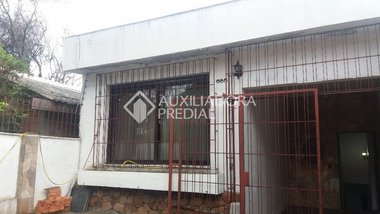 house em Rua Professor Clemente Pinto, Medianeira - Porto Alegre - RS