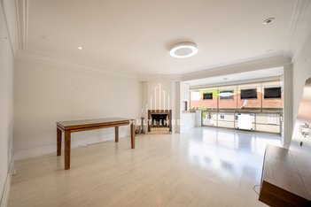 apartment em Praça Doutor Maurício Cardoso, Moinhos de Vento - Porto Alegre - RS