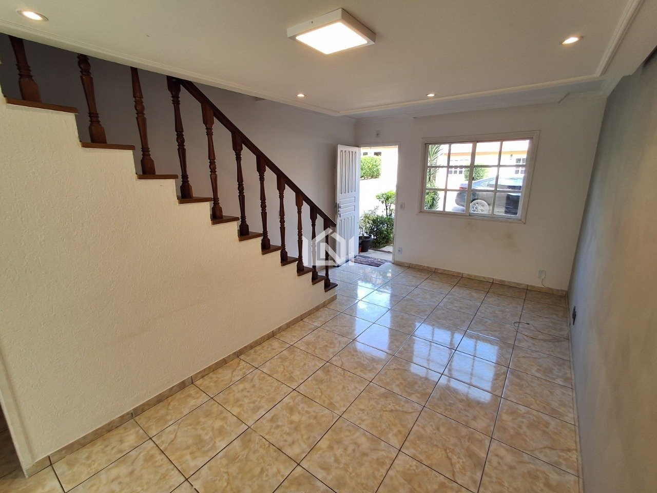 casa a venda no condominio vila de espanha - salas