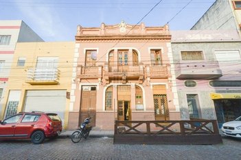 commercial_building em Quinze de Novembro, Centro - Pelotas - RS