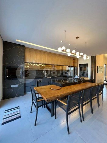 house em Rua Professora Maria Célia Cence, Shopping Park - Uberlândia - MG