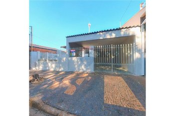 house em Rua Eugênio Russo, Parque das Árvores - Araras - SP