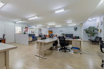 office em Rua General Vitorino, Centro Histórico - Porto Alegre - RS