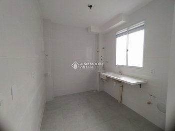 apartment em Avenida Família Gonçalves Carneiro, Cavalhada - Porto Alegre - RS