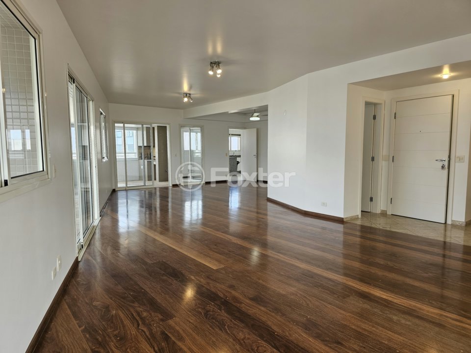 1-Living-F6.jpg