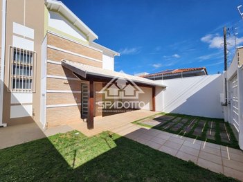 house em Rua Laurindo Izidoro Jaqueta, Jardim Paraíso II - Botucatu - SP