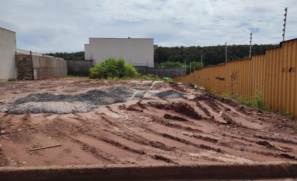 Terreno 8x26,62, próximo ao shopping Rio Claro