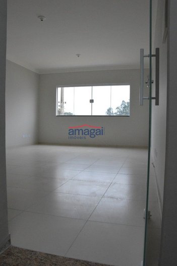 commercial_building em Avenida José Candido Porto, Loteamento Villa Branca - Jacareí - SP