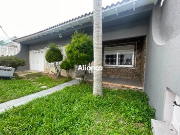house em Rua Caieira, Medianeira - Porto Alegre - RS