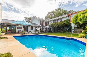 house em Praça Doutor Luis Francisco Guerra Blessmann, Três Figueiras - Porto Alegre - RS