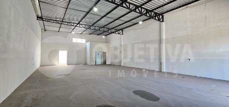 industrial em Avenida Iraque, Laranjeiras - Uberlândia - MG