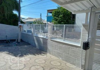 house em Rua das Perobas, Madri - Palhoça - SC