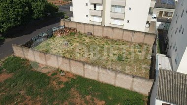 land_lot em Avenida Ortízio Borges, Segismundo Pereira - Uberlândia - MG