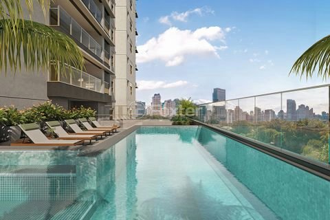 piscina-com-vista-panoramica-da-cidade