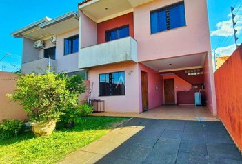 house em Rua Capitão Leônidas Marques, Pacaembu - Cascavel - PR