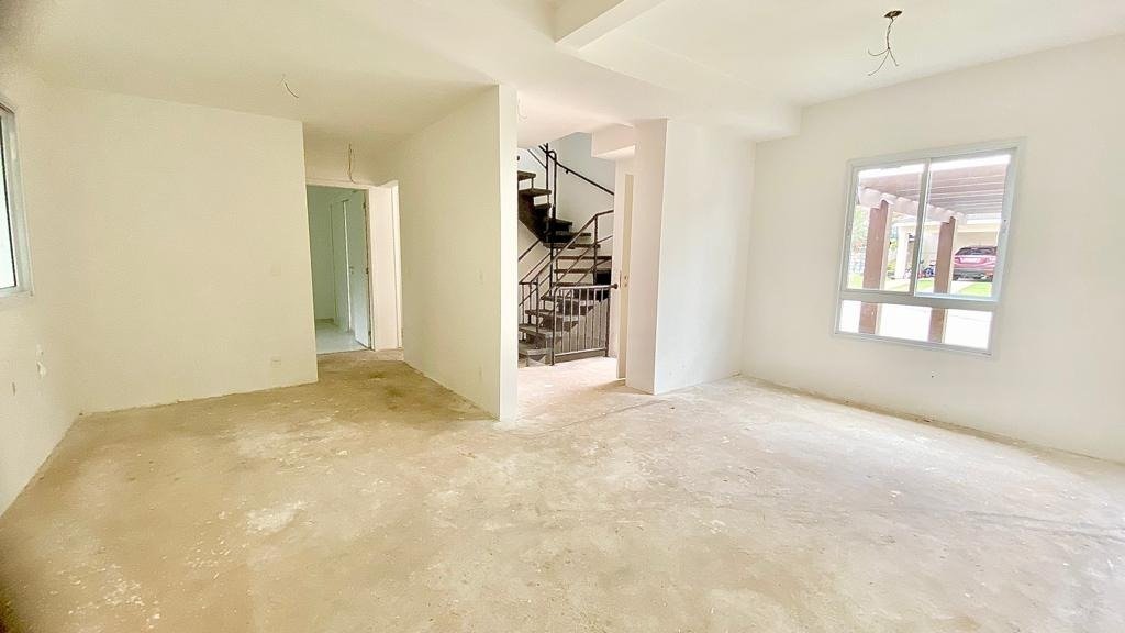 Casa a venda no condominio Mirante Jardim da Gloria - Sala de televisao, sala de jantar e de estar