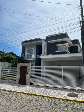 house em Rua Professor Andrônico Pereira, Centro - Camboriú - SC