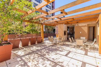 apartment em Rua João Caetano, Três Figueiras - Porto Alegre - RS