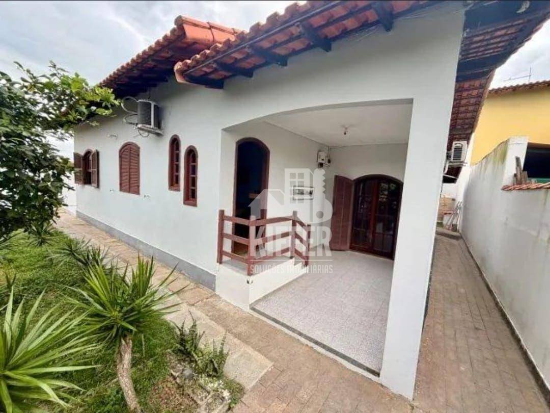 Casa com Piscina, Energia Solar e Quintal Arborizado | 3 Quartos | 480