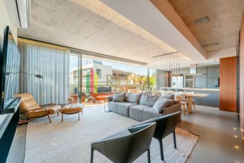 apartment em Rua Carlos Huber, Três Figueiras - Porto Alegre - RS