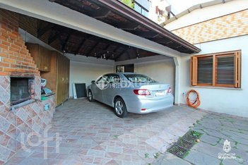 house em Rua Roque Calage, Passo da Areia - Porto Alegre - RS