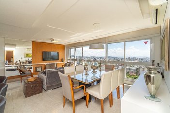apartment em Rua Curvelo, Petrópolis - Porto Alegre - RS