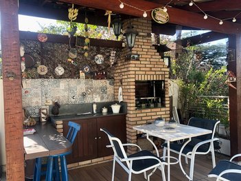 house em Rua Livreiro Saraiva, Pacaembu - São Paulo - SP