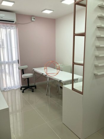 office em Rua Cristóvão Pereira, Passo da Areia - Porto Alegre - RS