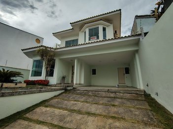 house em Rua Armando Farjado, Jardim Brasília - Resende - RJ