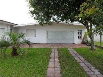 house em Rua Ibirapuitã, Centro - Xangri-Lá - RS