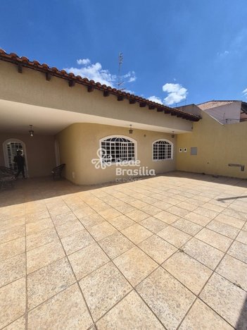 house em QND 4, Taguatinga Centro (Taguatinga) - Brasília - DF