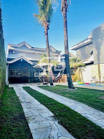 house em Rua Eça de Queirós, Loteamento Villa Branca - Jacareí - SP