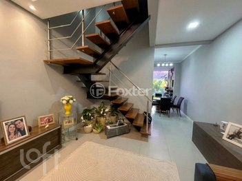 house em Rua Doutor Sady Soares, Guarujá - Porto Alegre - RS