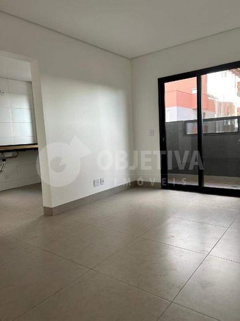 apartment em Avenida Ortízio Borges, Segismundo Pereira - Uberlândia - MG