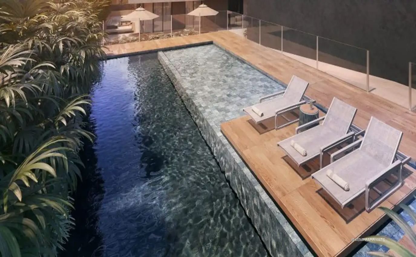 Piscina com deck