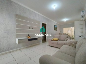 house em Rua Maringá, Jardim Esplanada - Pouso Alegre - MG