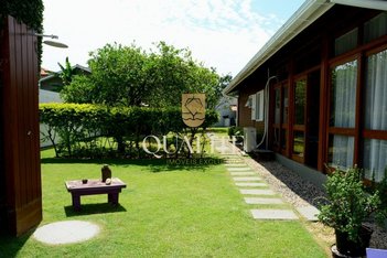 house em Largo Hippólito do Valle Pereira, Lagoa da Conceição - Florianópolis - SC