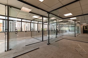 office em Avenida Engenheiro Luiz Carlos Berrini, Cidade Monções - São Paulo - SP