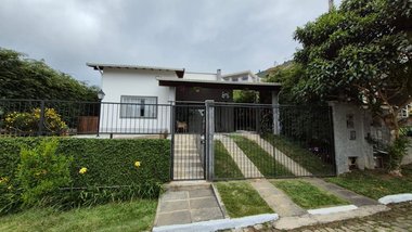 house em Estrada Isaías Vidal, Albuquerque - Teresópolis - RJ