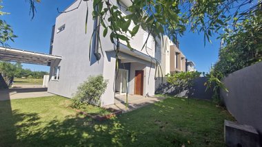 house em Aviação Francesa, Campeche - Florianópolis - SC