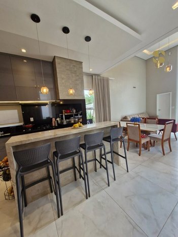 house em Via Principal Planejada Longitudinal Leste 2, Condomínio Belvedere - Cuiabá - MT